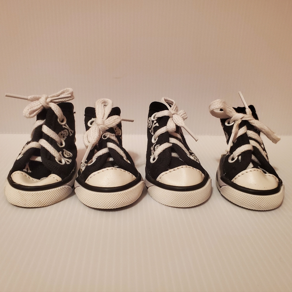 Petco Wag-a-tude Skull Dog Shoes, Small